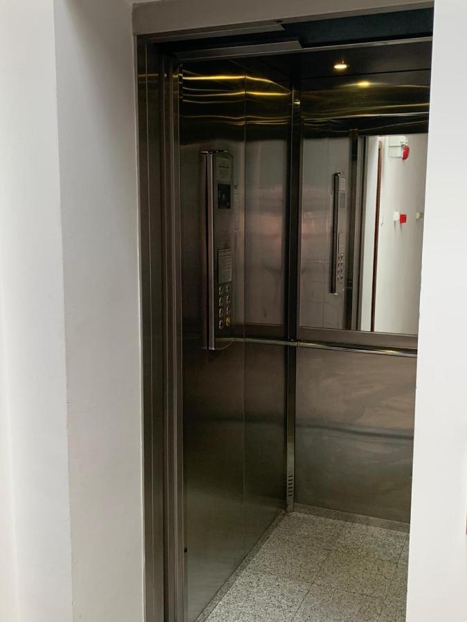 Centru Unirii Luxury Vip Apartament 2 Camere 98 Mp ! Parcare Subterana Privata Incalzita Iarna Si Climatizata Vara Doar Cu Rezervare In Limita Locurilor Disponibile ! Proprietate In Regim Hoteliep - Nu Are Bucatarie ! Bukarest Exteriör bild